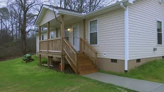 Swinney's foundation helps Habitat for Humanity build home for Upstate family