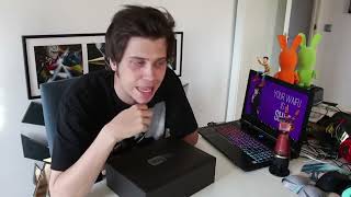 El Rubius nos Enseñó con Alegría su Botón de Diamante que sé Ganó con Dedicación y Personalidad