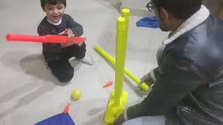 cricket khel rha hen azlan papa/papa haar gaya #ytvideo #youtube #azlanbabavlogs