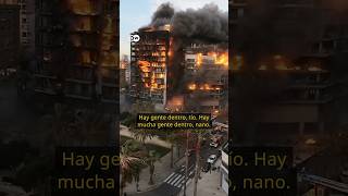 Incendio arrasa con dos edificios modernos en Valencia en treinta minutos