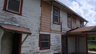 A look inside the fourplex house in Harlingen, Texas