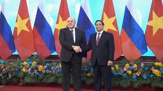 Russian PM meets Vietnamese counterpart during official visit to Hanoi