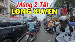 Mùng 2 Tết Ất Tỵ 2025 đường phố Long Xuyên nhộn nhịn trở lại