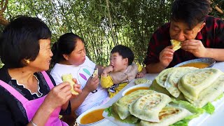 Pangmei Cuisine: mother-in-law making chive and egg dumplings today