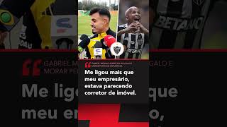 Olha só essa RESENHA entre o Gabriel Menino e o Deyverson no Galo, fã de esportes! 😂