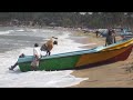 atterrissage des barques de pêche à arugam bay 3.mov