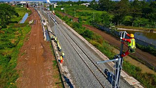 Dikebut! Pemasangan Kabel Overhead Contact System di Stasiun Tegalluar [Kereta Cepat JKT-BDG]