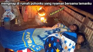 Aku Menginap Di Rumah Pohon Yang Hangat Dan Nyaman Bersama Temanku