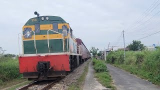 D10E-250 kéo tàu khách rỗng H7561 (ram SE61 SJourney) về ga Phan Thiết.