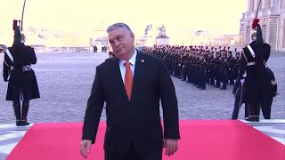 This is how Hungary's Viktor Orbán greeted journalists in Versailles