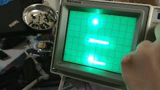 Tektronix 2236; Vertical Position Deformation