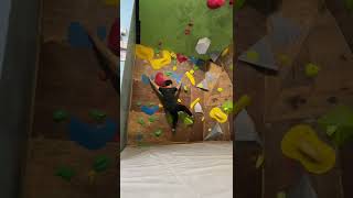 士林紅石攀岩館 - 藍色V3｜抱石。攀岩。紀錄｜ #bouldering #rockclimbing