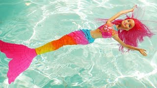 Barbie sereia na piscina! Barbie em Português Brasil. Vídeos para meninas