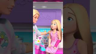 Oh no! Chelsea hurts her wrist! | Barbie Shorts