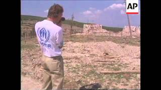 KOSOVO: PLANEIA: UNHCR ASSESS BOMBING CAMPAIGN DAMAGE