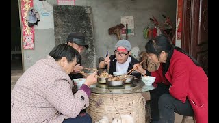 回农村的日常，舅舅舅妈的演技不知道能不能拿一张s卡