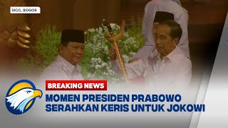 BREAKING NEWS - Momen Prabowo Memberi Keris untuk Jokowi