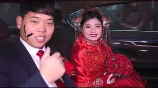 湖北一小伙结婚，刚上婚车，亲个不停，新娘实在太漂亮了