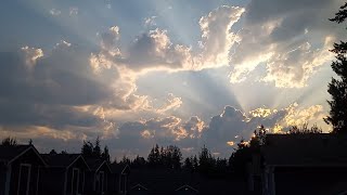 Beautiful Crepuscular Rays Timelapse