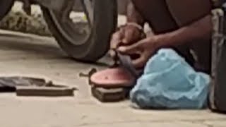 देखो एक मोची कैसे काम करता है ? | Look how a cobbler works ? | An Indian Cobbler | #shorts