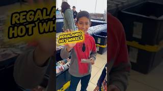 Regalando Hot Wheels en Zacatecas🔥#hotwheels #carritos #cars #collector #viral #humor #sketch #kids