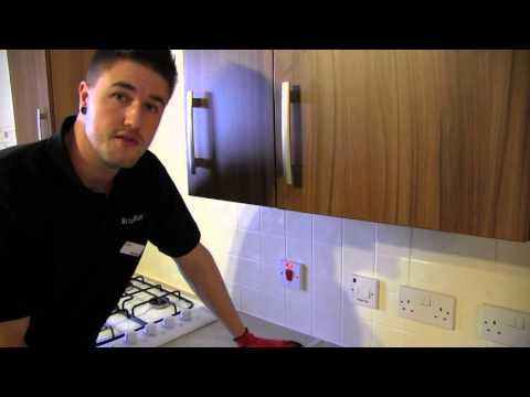 How to replace a fuse in a fuse spur How to replace a fuse in a fuse spur