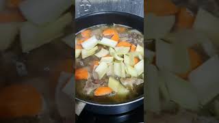 𝑳𝒆𝒂𝒉 𝑪𝒐𝒐𝒌𝒔: Sup Buntut (Indonesian Oxtail Soup) Recipe