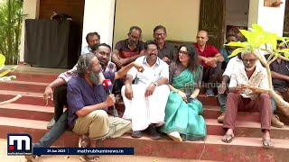 ഞങ്ങളാണ് ആ നാലഞ്ച് ചെറുപ്പക്കാർ.. ഇത് ഞങ്ങളുടെ കഥ! പൊന്മാനിലെ യഥാർത്ഥ ചെറുപ്പക്കാർ ഒറ്റ ഫ്രെയിമിൽ