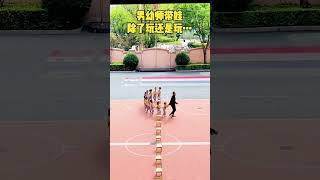 幼儿园男幼师带孩子们玩他们贪吃蛇！ #搞笑 #funny #贪吃蛇大作战 #贪吃蛇 #幼儿园 #teacher #kids #kindergarten #games #游戏