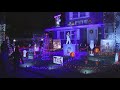 Illinois family creates Taylor Swift-inspired Christmas decorations