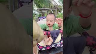 He needs coconut #cutebaby