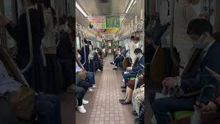 일본 오사카 한큐 전철 안의 모습 Inside the Hankyu Railway in Osaka, Japan