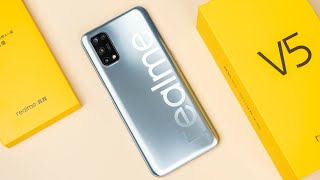 【爱玩客】 realme V5开箱：综合性能无短版/能打能扛又不失时尚【爱玩客】