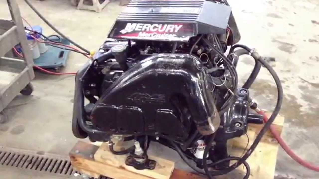 Mercruiser Engine 4.3 - YouTube