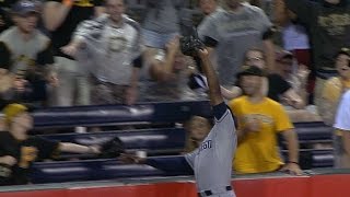 J. Upton soars to rob McCutchen of a home run