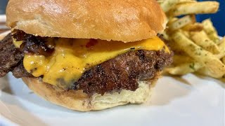 Restaurant Report Card: Longhorn Steakhouse fails with 61; The Porter earns 100
