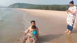 Kondur Beach, Malvan Vengurla - कोंडूर शांत, स्वच्छ मालवण जवळ वैंगुर्ला ठिकाणी नातवाने केली मज्जा