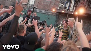 Machine Gun Kelly - I Think I'm OKAY (Behind The Scenes) ft. YUNGBLUD, Travis Barker
