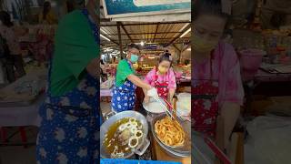 이 양파링 튀김 맛보면 양파링 과자 못먹음 Crispy Onion Rings, Thai Street Food, Bangkok Street Food, Bangkok Food Tour