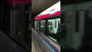 【大阪モノレール】3000系大阪空港行き蛍池駅到着 2023/01/09 19:05 Osaka Monorail