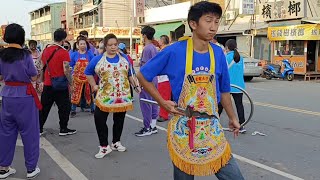 黑面太子起乩吃棒棒糖喝飲料/金龍太子/太子女乩/起乩降駕～新營太子宮進香團（元始無極玉祖三清殿）