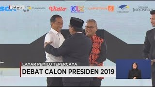 Pelukan Hangat Jokowi-Prabowo Awali Debat Keempat Capres