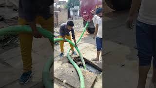 cleaning of sewer By septic tank Machine||Septic tank Machine Dwara sewer ki safae||viral video