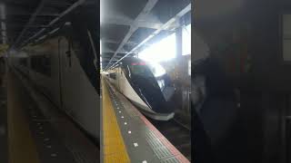 スカイライナー26号（京成電鉄2代目AE形電車）京成上野駅行、東京都葛飾区青戸の青砥駅を通過。かっこいい特急形車両。KEISEI RAILWAY SKYLINER Tokyo JAPAN TRAIN