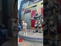 北京环球影城：话痨威震天 vs 小眼睛人类幼崽 。 攻略 环球影城 universal studios beijing 威震天 霸天虎 shorts