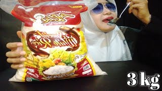 MURAHAN !! ASMR MAKAN BERAS MENTAH CAP PUTRI KOKI || eat raw ricw merk princess from java