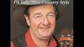 Slim Dusty - Along The Road To Gundagai