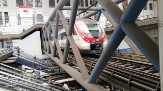 CIVIA 465 CAF Renfe Cercanías cruzando pasarela metálica / Commuter train crossing the metal viaduct