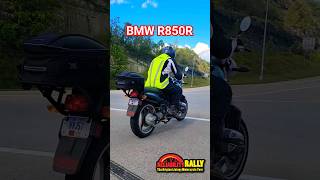 BMW R850R wide open acceleration with great sounding Two Brothers Exhaust. What a neat oilhead!