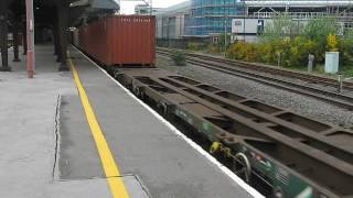 *ARCHIVE* Freightliner 86614 and 86612 passing Preston 29.4.09